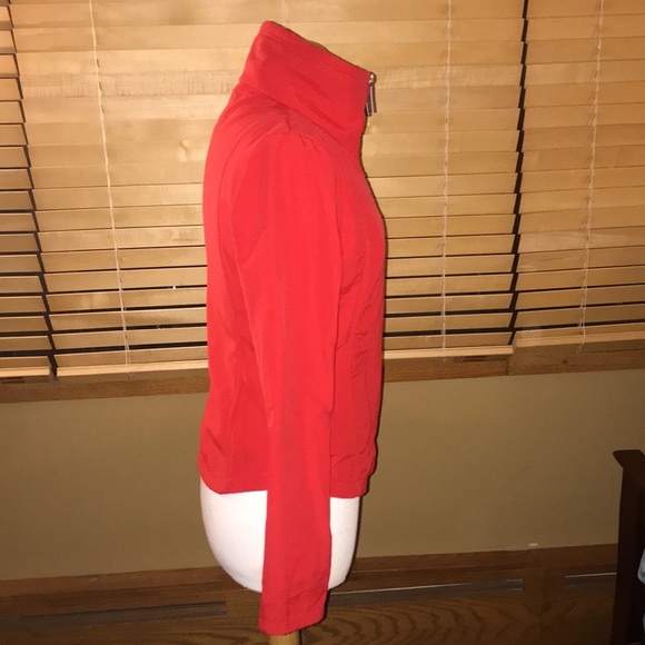 Bench jacket red size medium - Picture 2 of 9